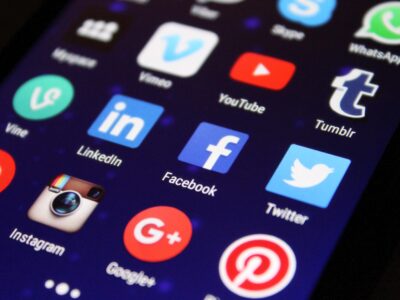 „Likes, Glaube & Echtheit – Wie christliche Content Creator*innen Social Media gestalten" (Online) – Herbstkurs 2026